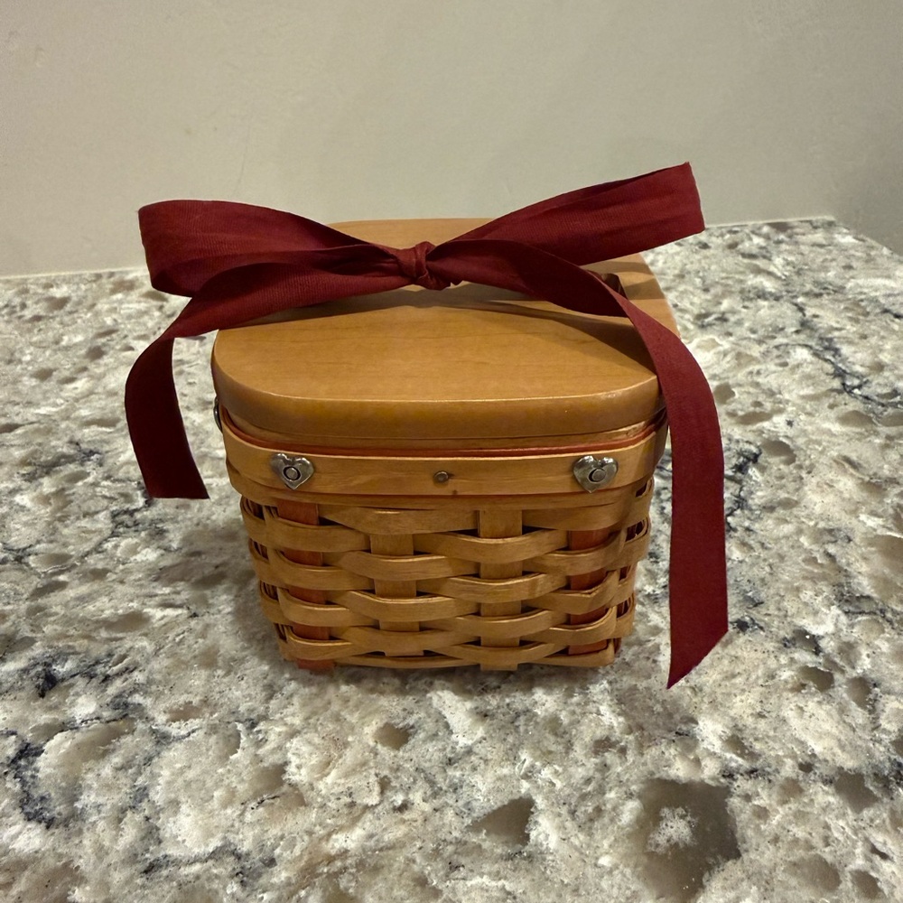 Longaberger 2002 Sweetest Basket with Red Accents